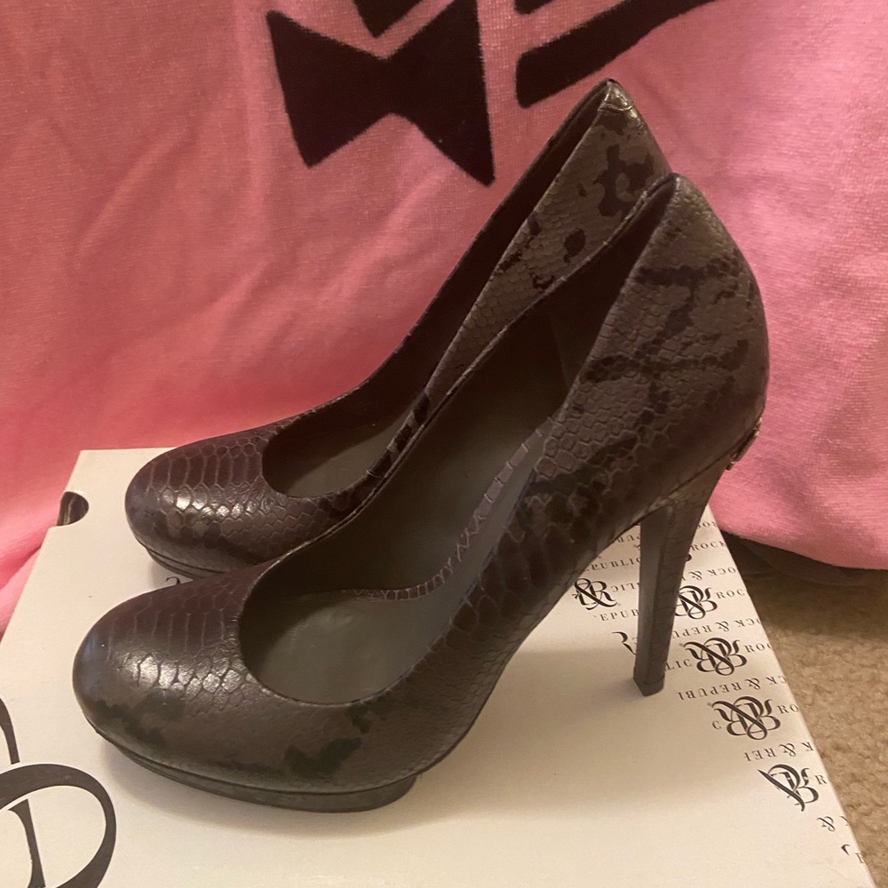 BNNW Tory Burch crocodile platform pumps